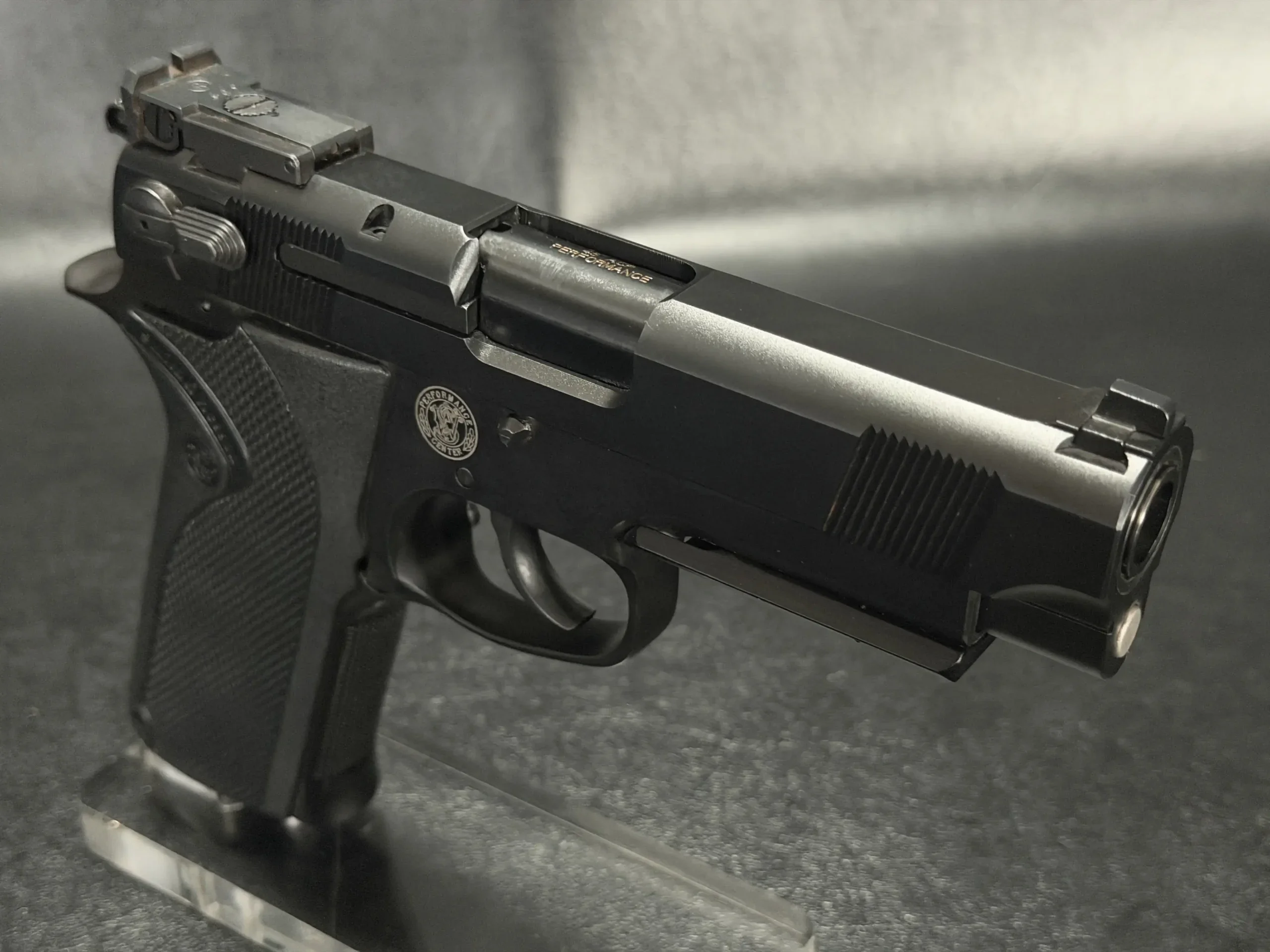 Smith & Wesson Performance Center 4566 .45 ACP photo 5