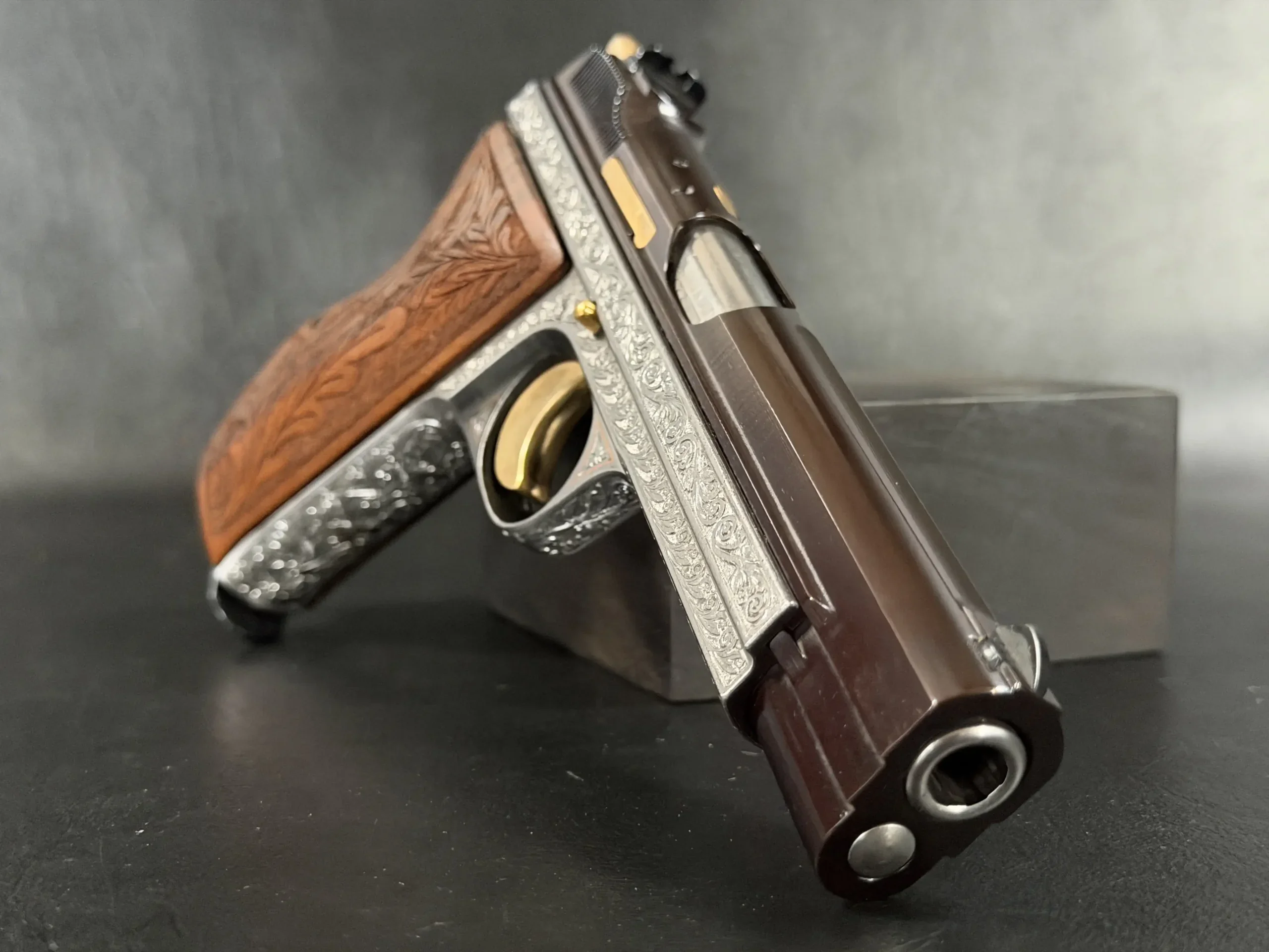 SIG P210-4 Luxus Engraved photo 10