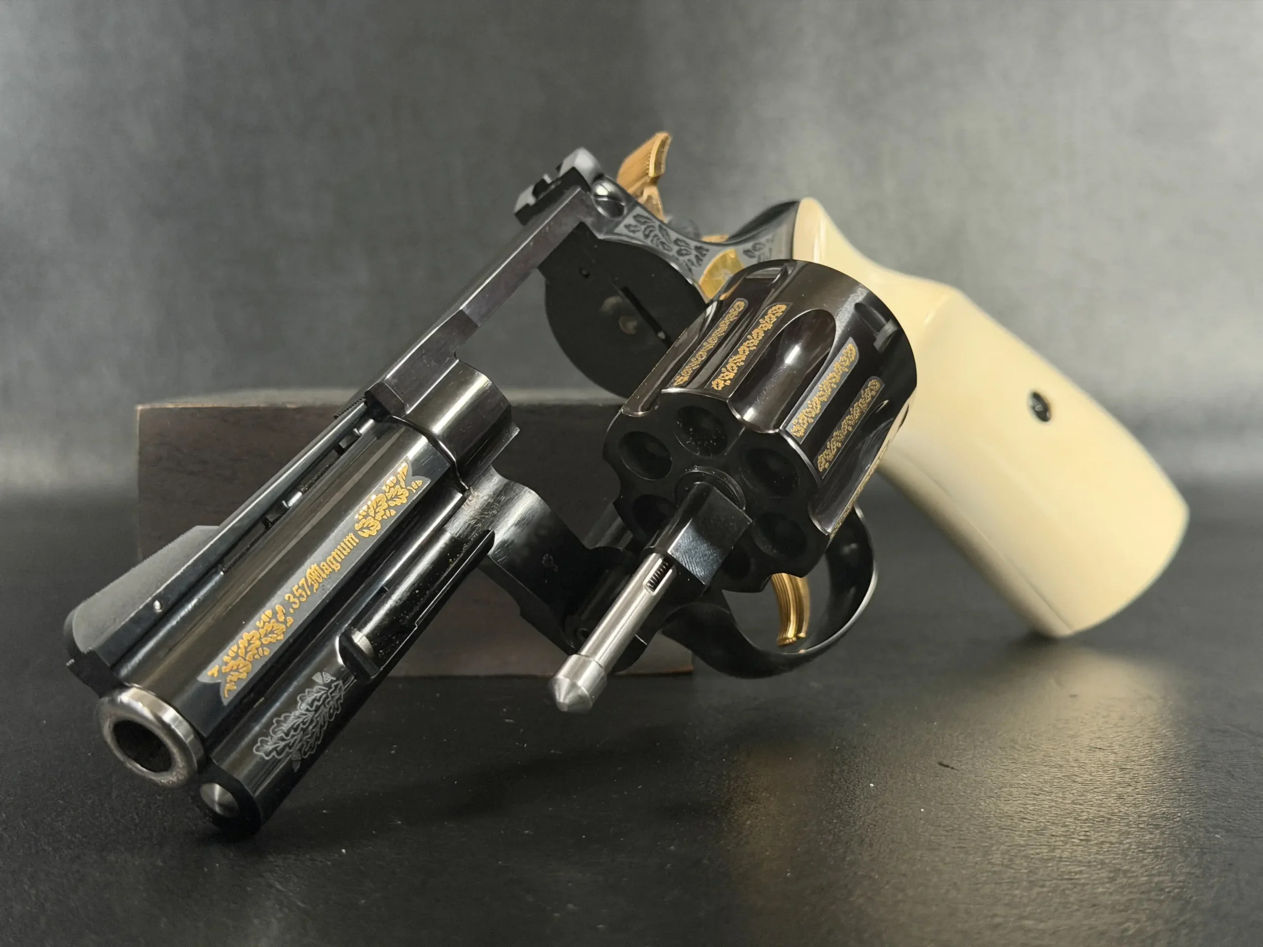 Korth Ratzeburg Combat Gold Inlay Revolver With 9mm Exchange Cylinder photo 8