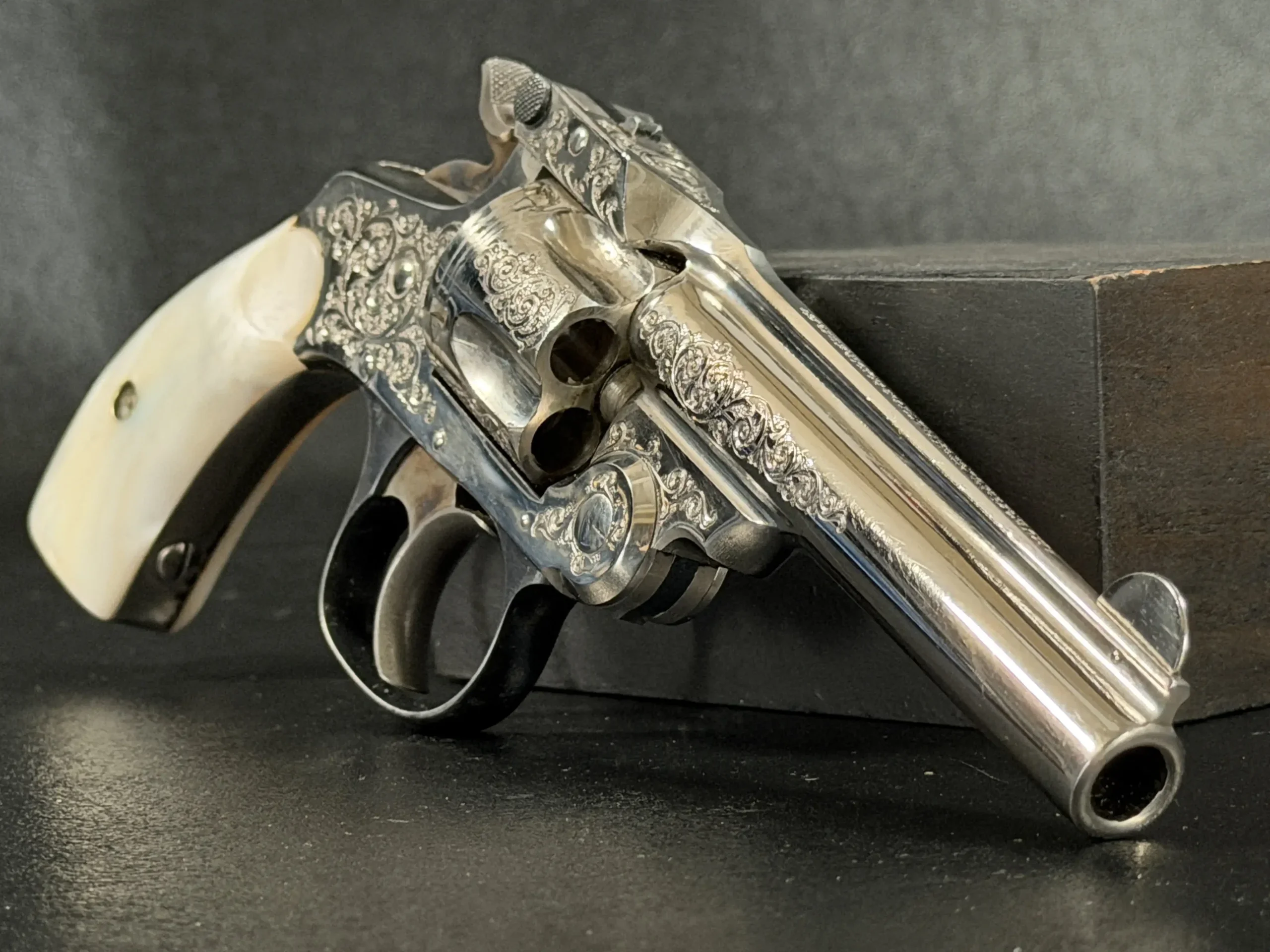 Smith & Wesson .32 Double Action Fourth Model Factory Engraved photo 7
