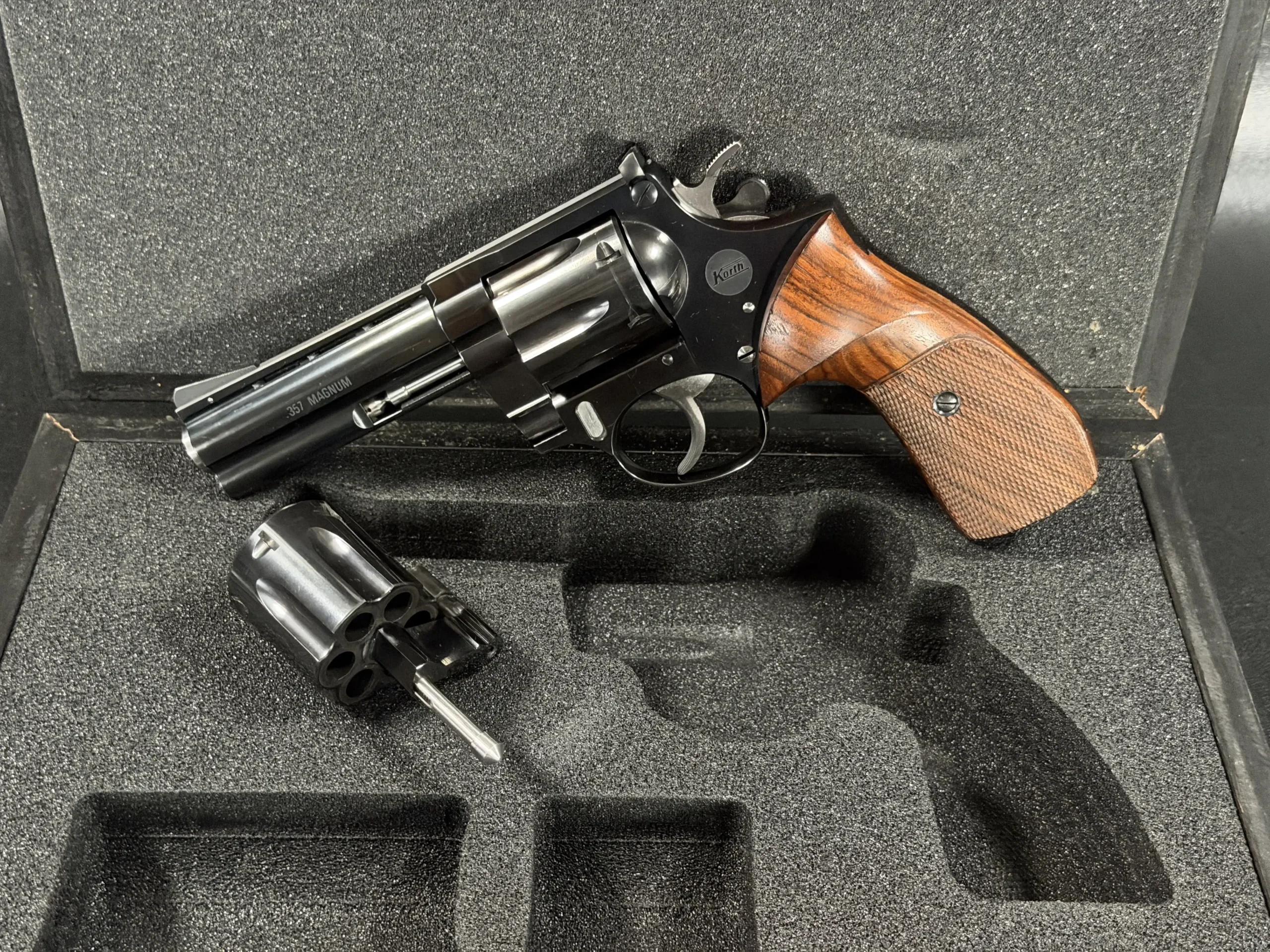 Korth Ratzeburg Combat 4 Inch .357 Magnum / 9mm Dual Cylinder photo 2
