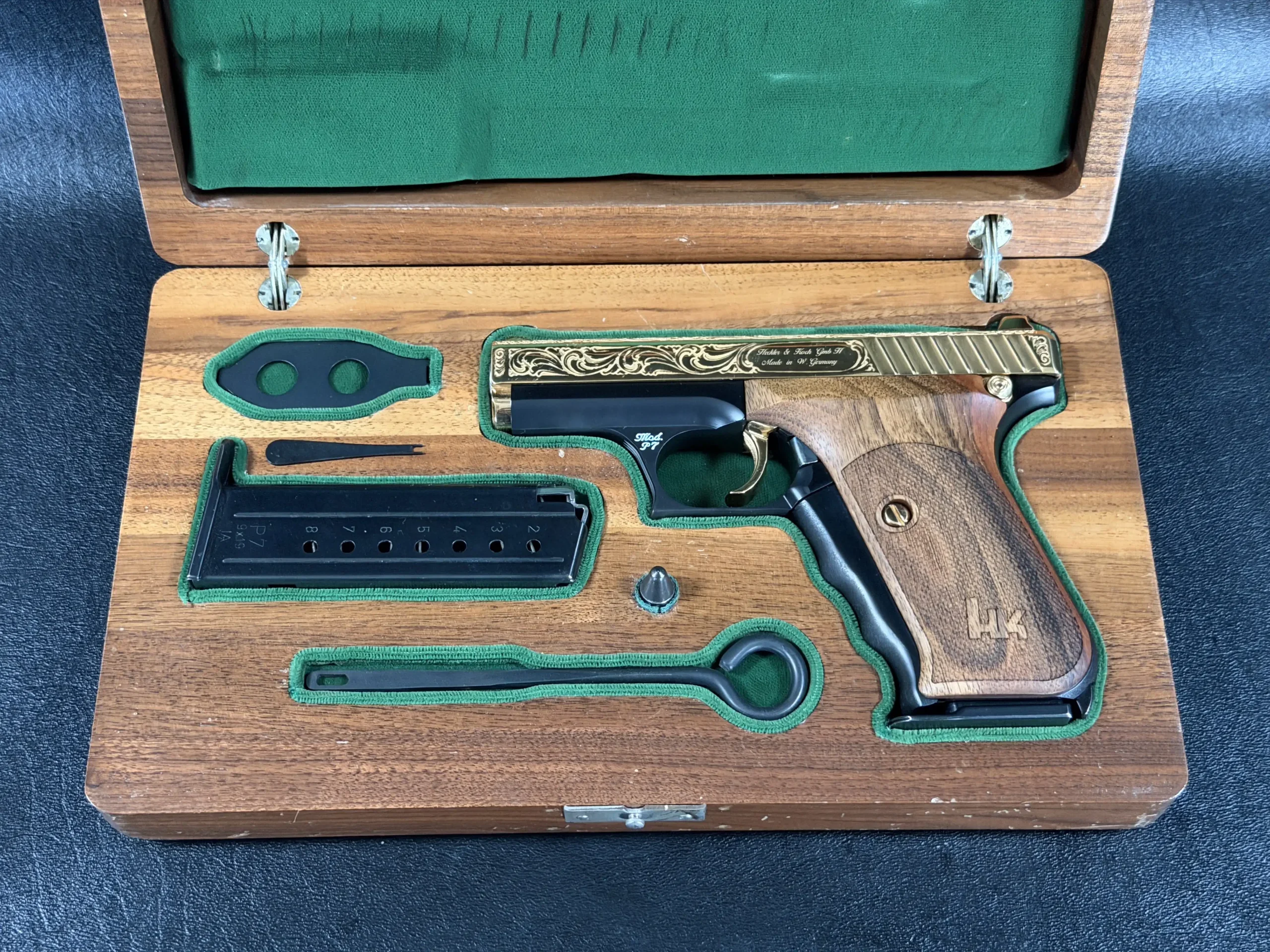 Heckler & Koch P7 (PSP) Gold Engraved photo 2