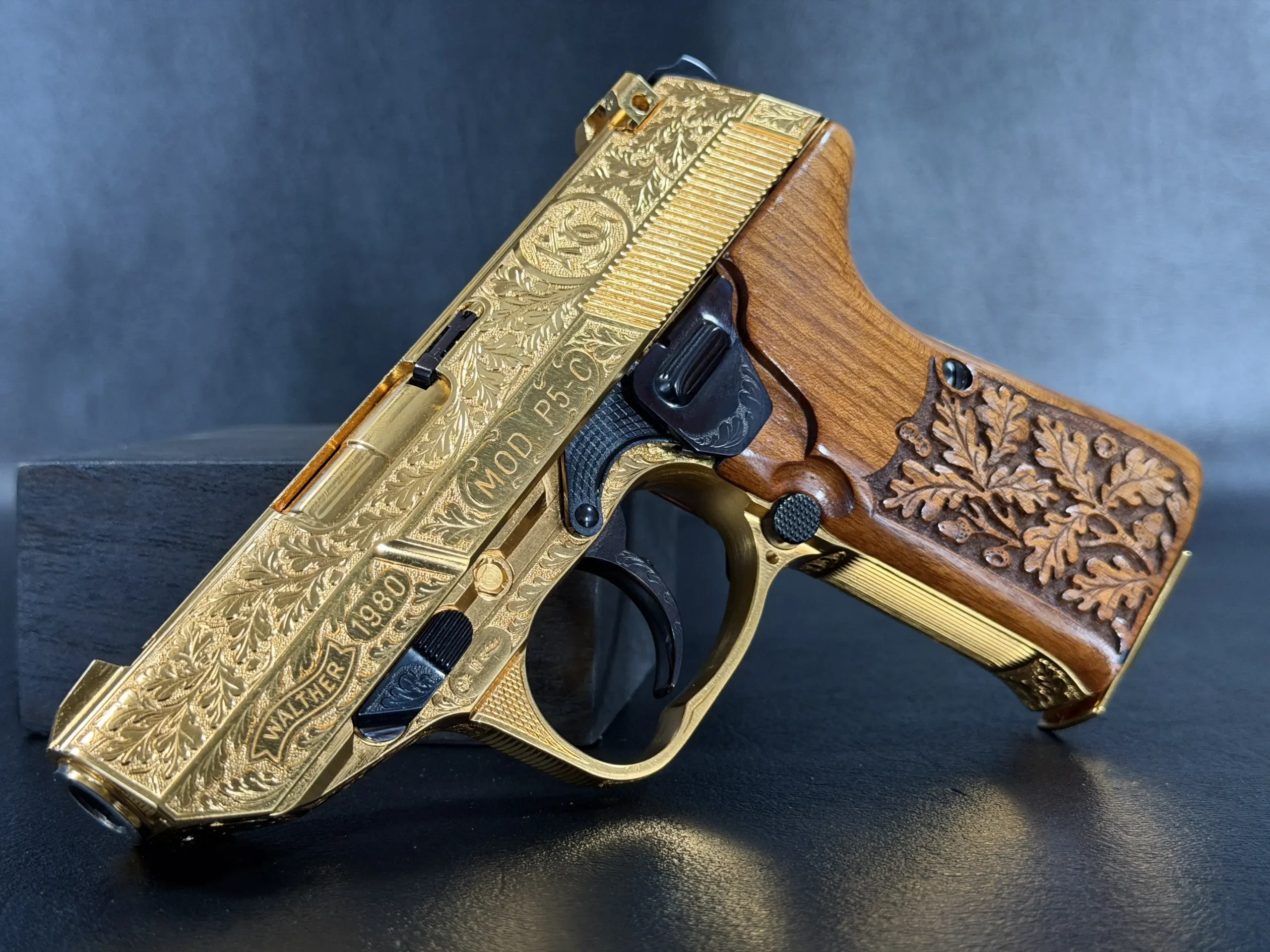 Walther Mod. P5C Engraved &amp; Gold Plated photo 2