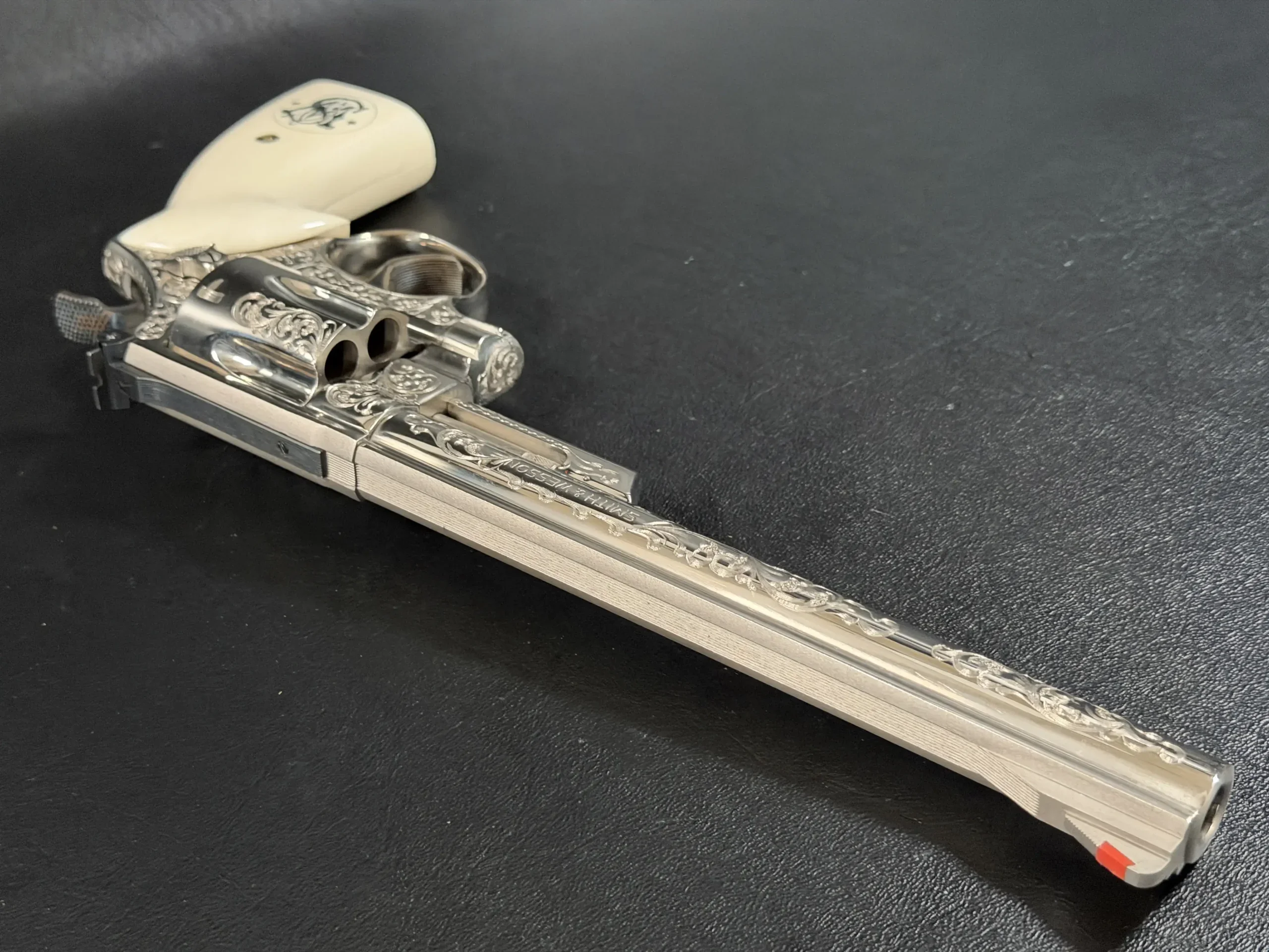 Smith & Wesson Model 29-2 Factory Engraved photo 7