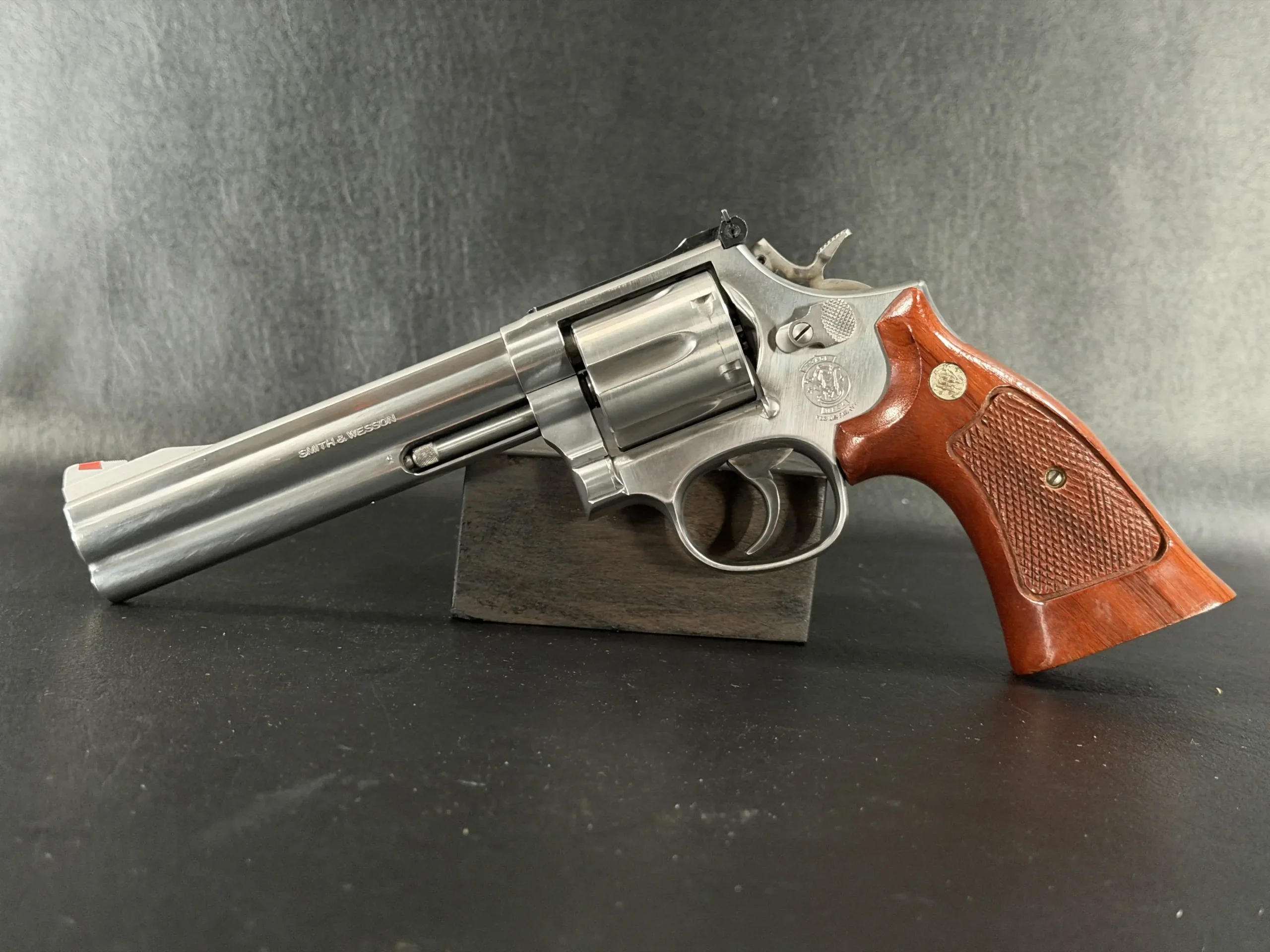 Smith & Wesson 686-4 Stainless photo 4