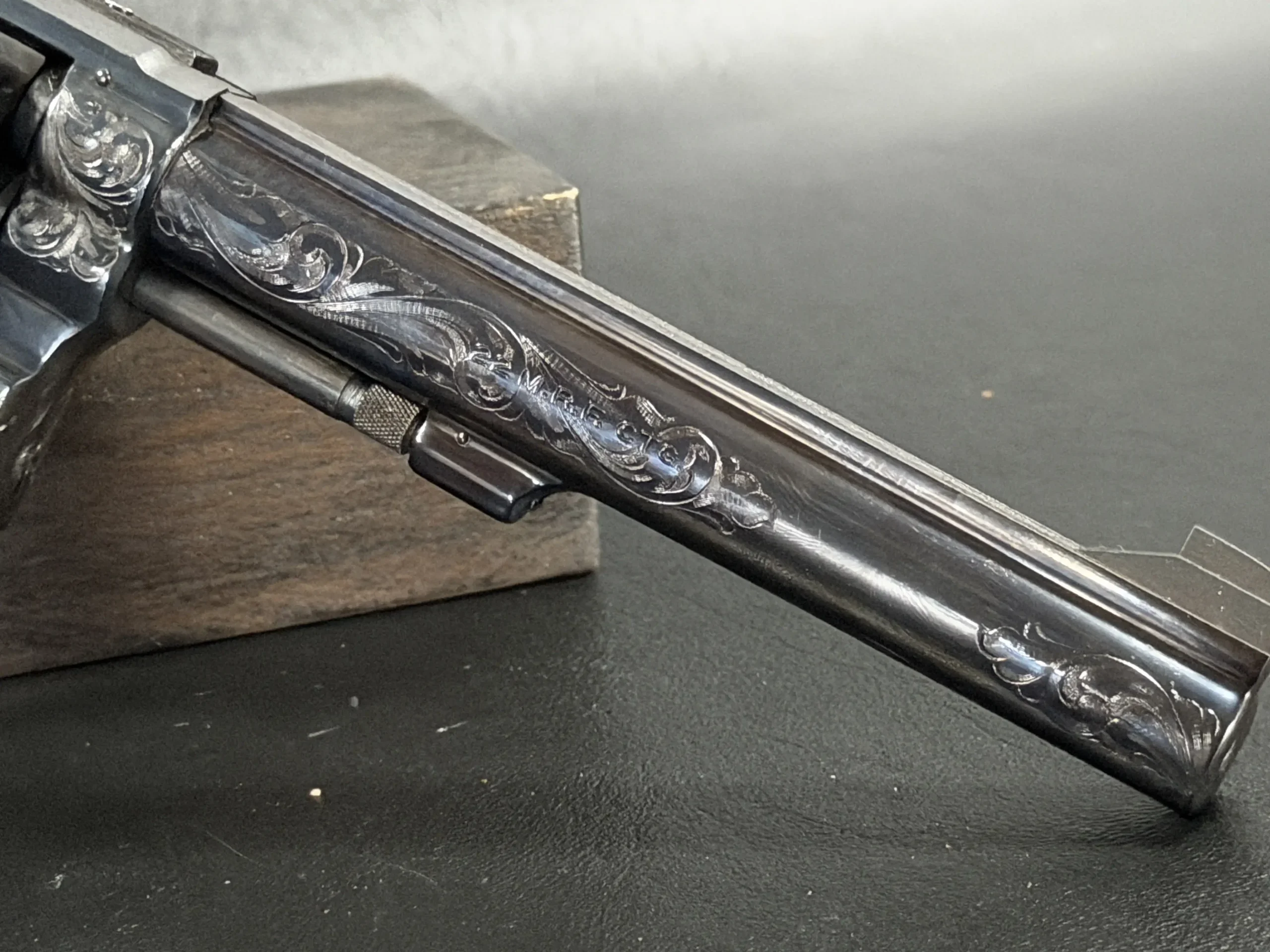 Smith & Wesson Model 48-4 Engraved K-22 Masterpiece M.R.F. photo 9
